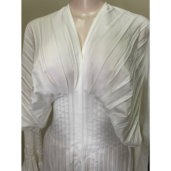 NWT Elegant White Pleated Mini Dress - Picture 3 of 11